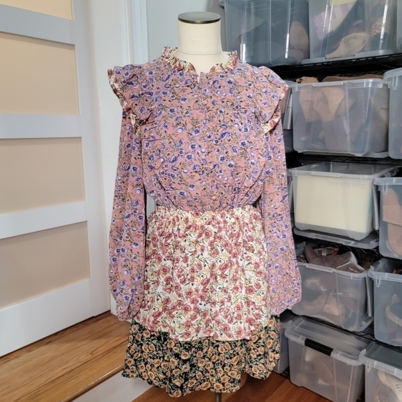 NEW Free The Roses Floral Multi Color Dress Layered Ruffles Long sleeves Size M - Picture 6 of 17